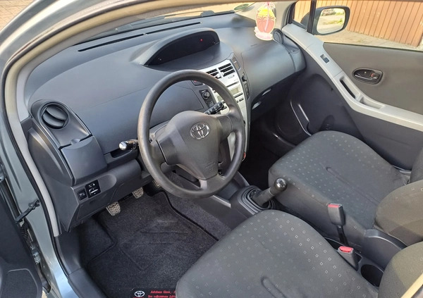 Toyota Yaris cena 15900 przebieg: 111000, rok produkcji 2008 z Ślesin małe 154